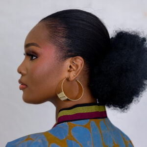 Lola Adire Bubu