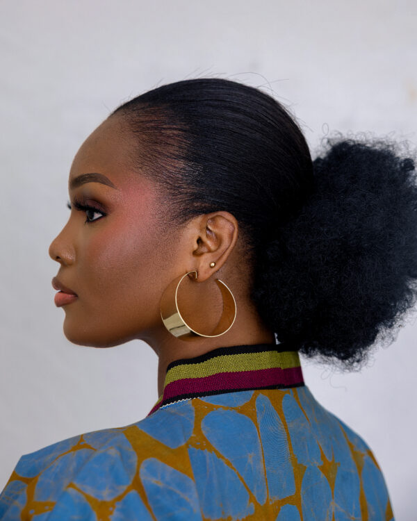 Lola Adire Bubu